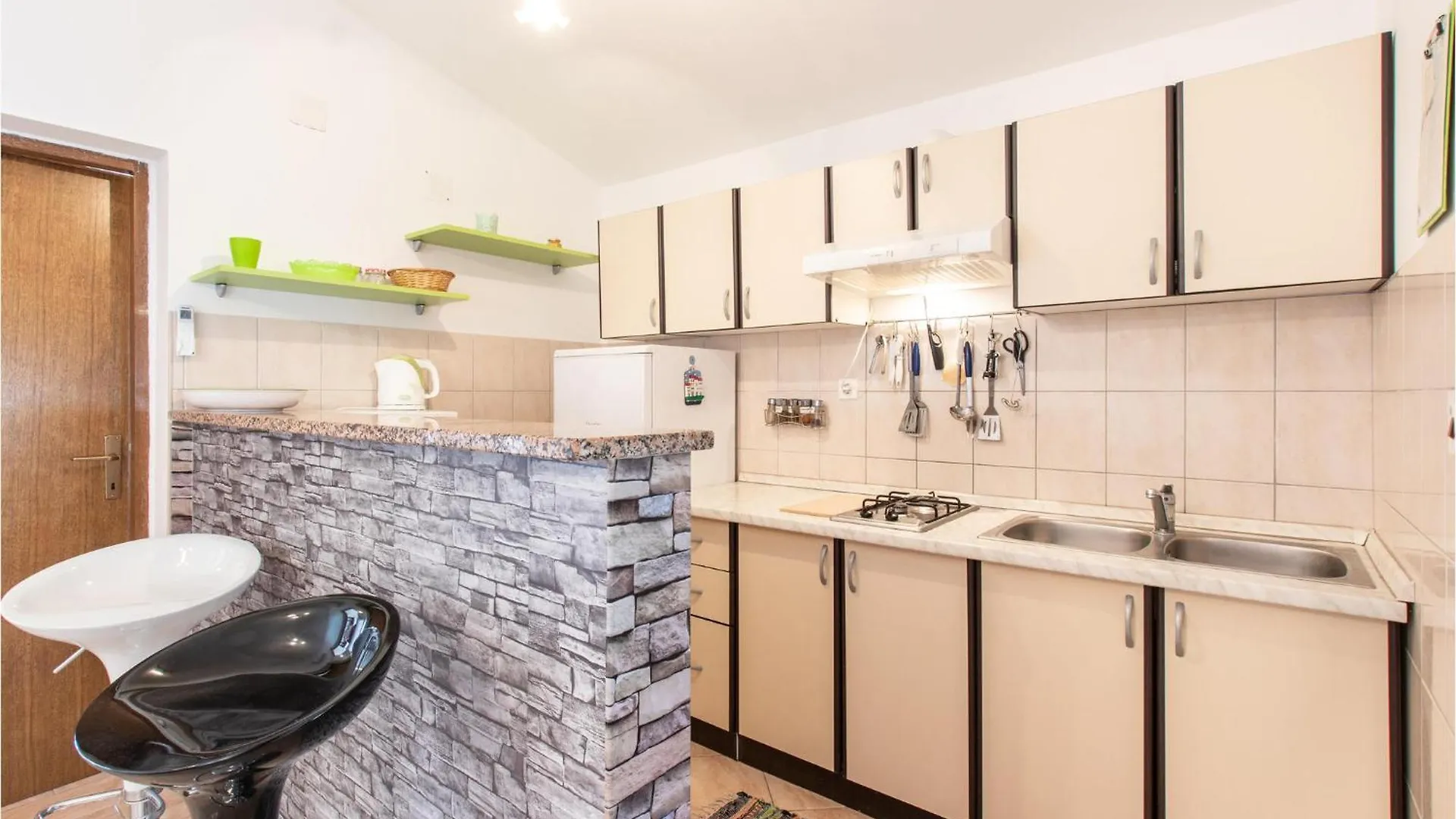 Lovely Apartment In Vir With Kitchen
